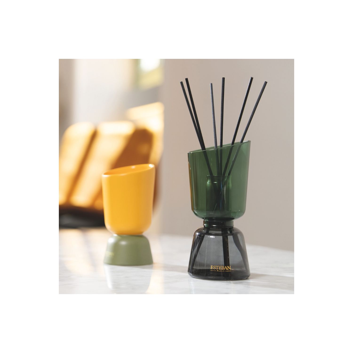 BOUGIE PARFUMEE ICONIC COLOR RECHARGEABLE 220G AMBRE 6