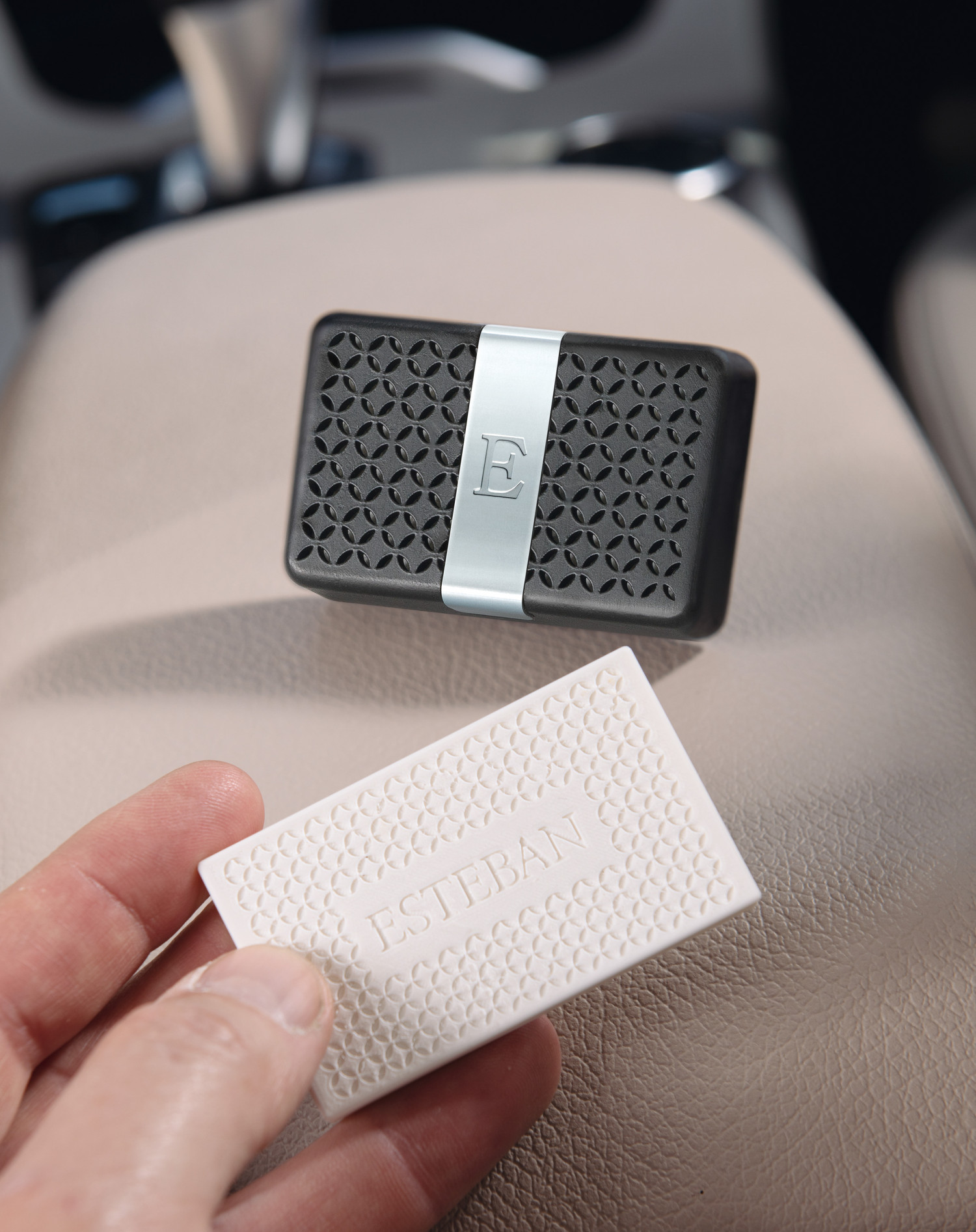 Recharge Néroli pour diffuseur de voiture & Pochette à parfum 2
